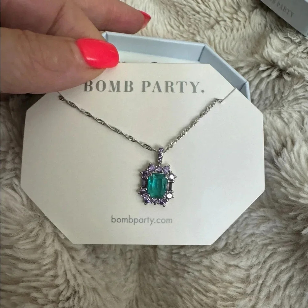 BOMB PARTY "defining moments" NECKLACe Rhodium AQUAMARINE Light Purple RBp3990